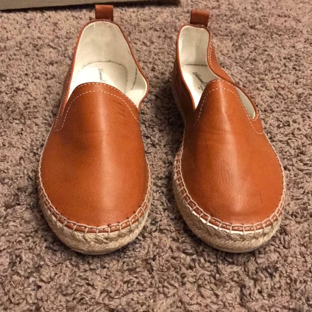 🌸 slip on shoes